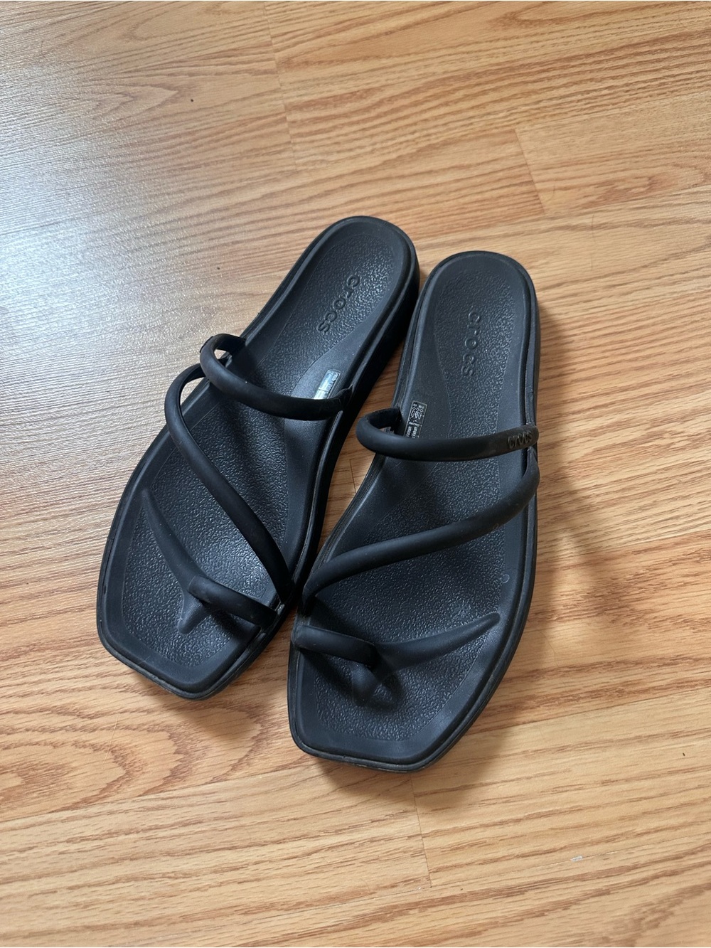 CROCS Women's Black Strappy Toe-Loop Slide Sandals